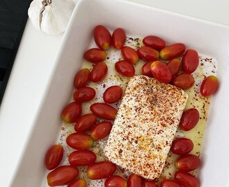 Pasta med fetaost och körsbärstomater