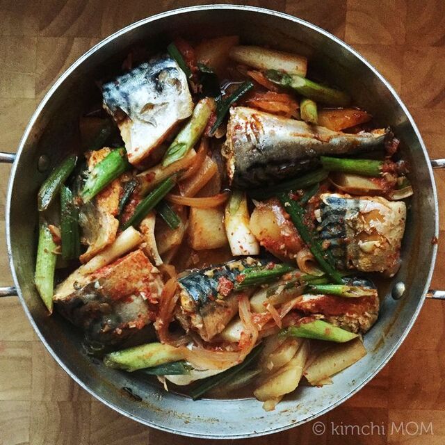 Korean Spicy Braised Mackerel #SundaySupper | Mackerel fillet recipes, Mackerel recipes, Korean mackerel recipe