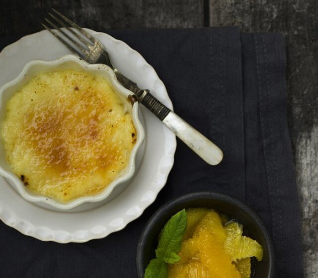 Ostkaka á la Creme Catalana med citrussallad