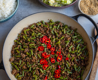 Kinesisk wok med färs och gröna bönor