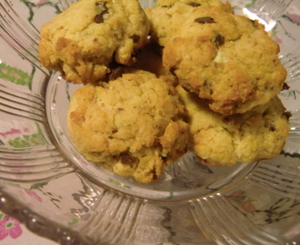 Glutenfria mandelkokoscockies med hackad kokoschoklad