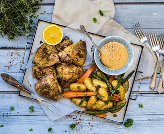 Grillade kycklingbröst med ugnsrostade rotsaker och citronsås