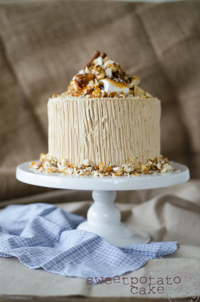 Sweet Potato Cake with Brown Sugar Whipped Cream Cheese Frosting and Toasted Marshmallows Filling (Galet God Sötpotatis Tårta)