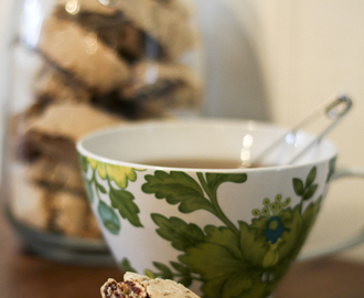 Chokladcantuccini (mandelskorpor med choklad i )