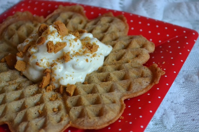 Veckans vegetariska: Pepparkaksvåfflor med ädelostkräm