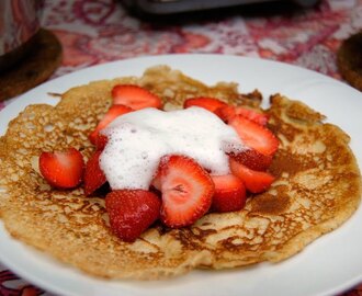 Jästpannkaka med fläderskum