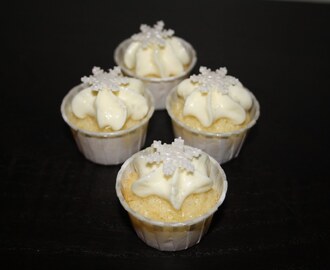 White velvet cupcakes