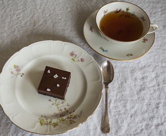 Valnötsbrownie med chokladtryffel