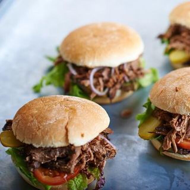 Pulled beef burger