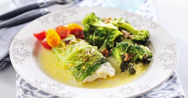 Fisk med citrussås och broccoli