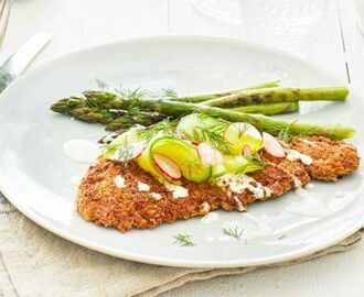 Wienerschnitzel med ranchsås och picklad gurka