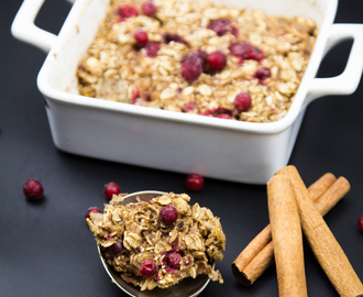 Baked Oatmeal with Gingerbread and Lingonberry