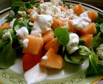 Melonsallad med fetaost & pepparrotskräm