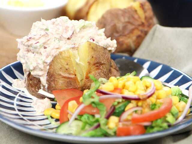 Bakad potatis med krämig tonfiskröra