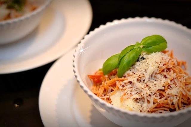 Bönpasta med tomatsås