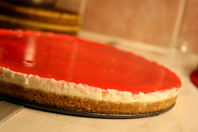 Lime Cheesecake med jordgubbsgelé