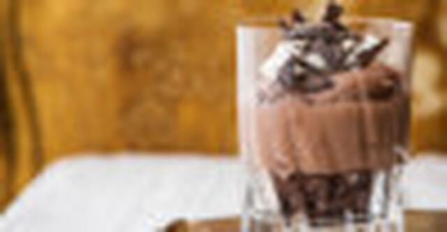 Chokladmousse med chokladcrunch