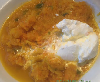 Solsoppa (nyttigare med morötter, saffran o annat gott)