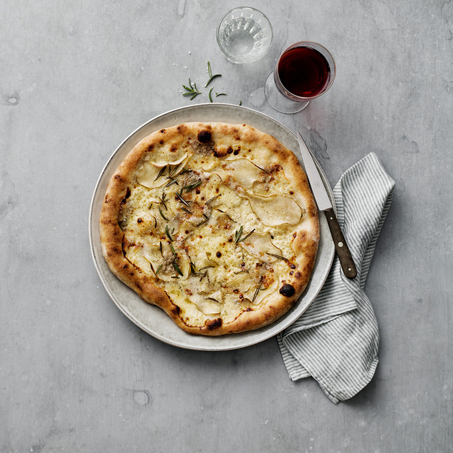 Pizza bianca med jordärtskocka och Västerbottensost®
