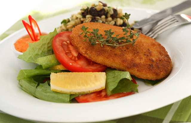 Schnitzel med citrusbulgur och paprikayoghurt