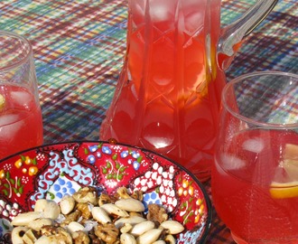 Alkoholfri lemonad och nyttiga snacks