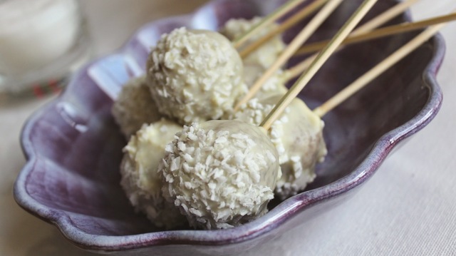 Cake pops på mjuk pepparkaka och vit choklad