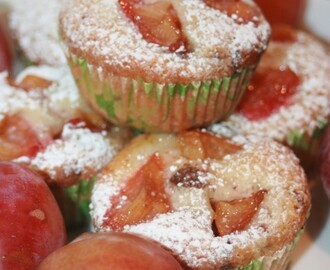 Lättbakade muffins med plommon och mjölkchoklad!