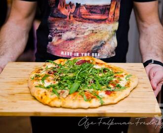 Pizza med tryffelcreme och bresaola och Pizzaplåt!