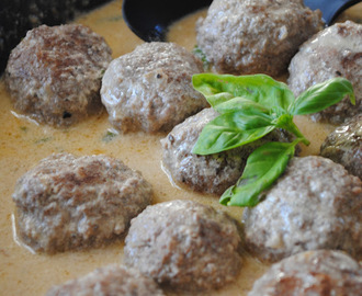 Köttbullar med smak av basilika