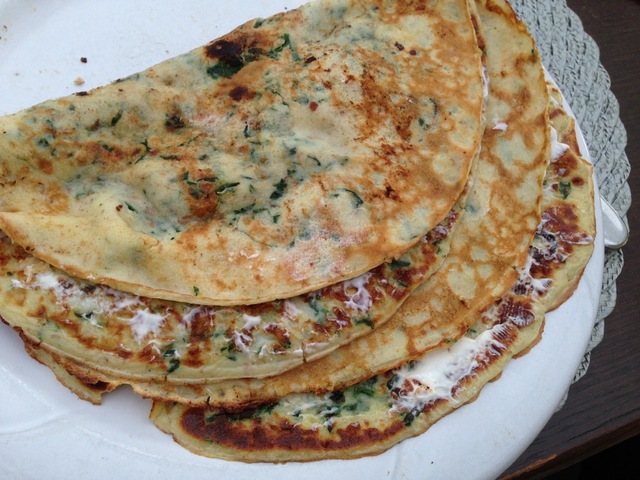 Spenatpannkakor med fetaost/chevre och cream cheese