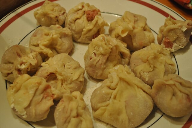 Dumplings fyllda med fläskfärs och räkor