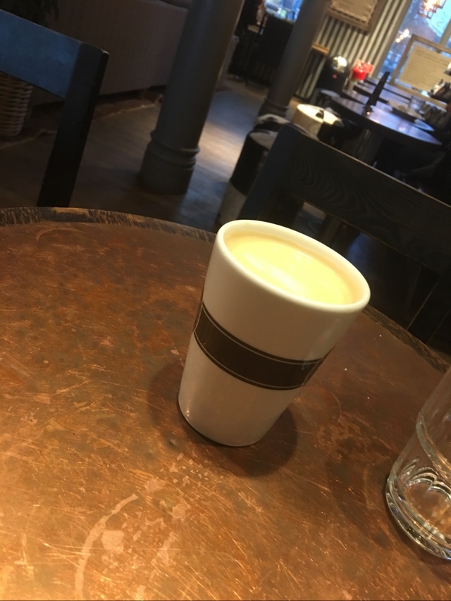 Tar en kaffe i Norrköping