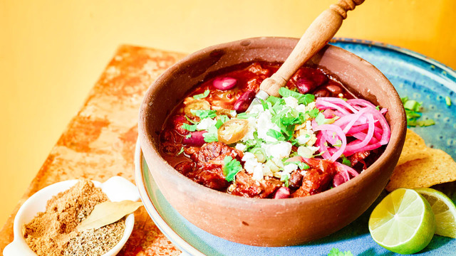 Chili con carne - recept på klassisk gryta på högrev