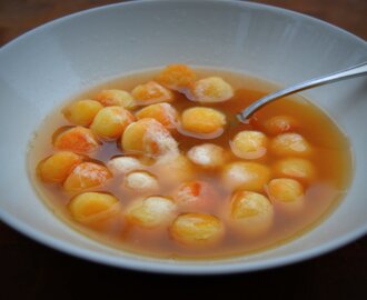 Minestra di bomboline di patate (soppa med potatiskroketter)