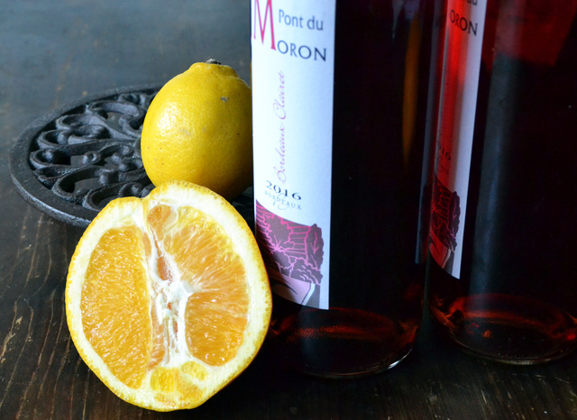 Sangria på rosé – drink på augustikalaset