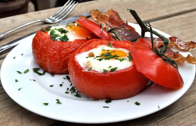 Baked Tomato & Egg Breakfast