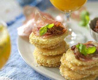 Spröda ostkex med parmesan och västerbottensost