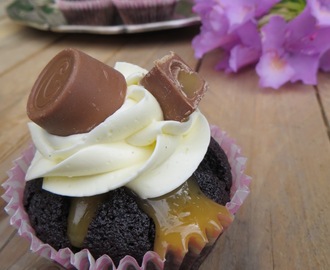 Chokladmuffins med kola, smörkräm & center