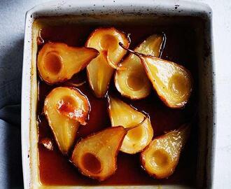 Roast pears with maple syrup and vanilla crème fraîche