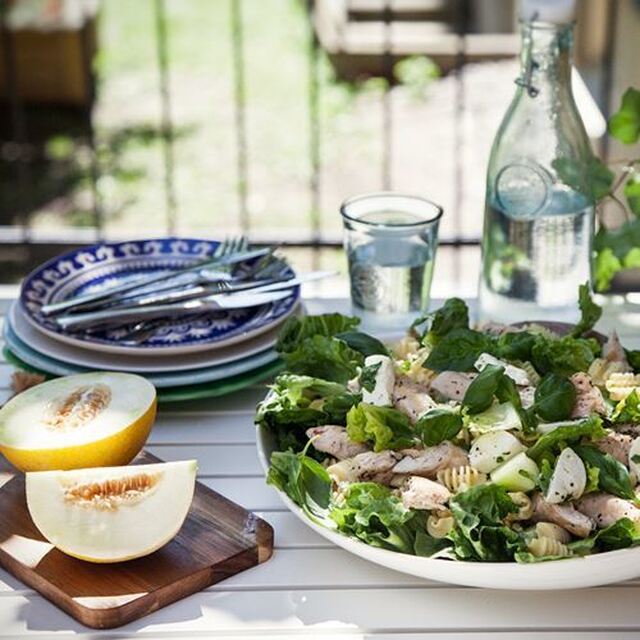 Kycklingsallad med melon och mozzarella