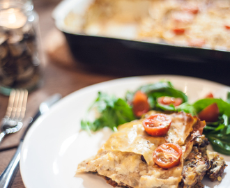 Vegansk lasagne gjord på bönor och linser