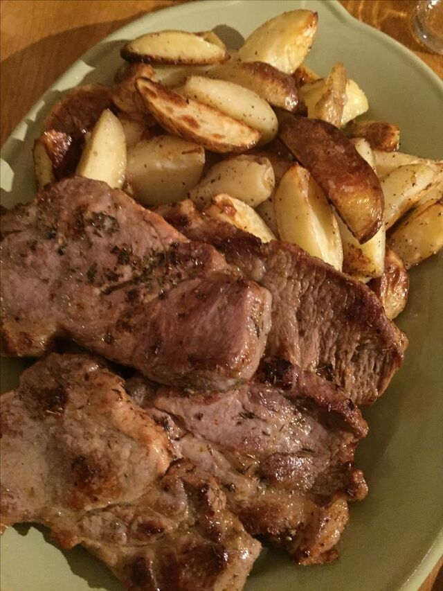 Timjan/oregano kryddad Fläskkarré med klyftpotatis