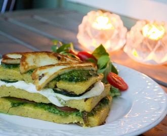 Veckans vegetariska: Polentalasagne med pesto och halloumi