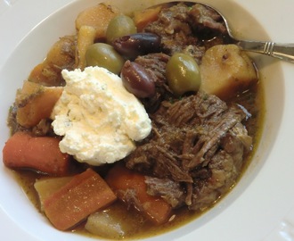 Pot au feu, soppgryta, pulled högrev - kalla det vad ni vill -  med rotfrukter och afrikansk kryddning