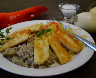 Wokad spetskål med halloumi & kornotto