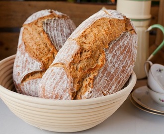 Lantbröd med rågsurdeg