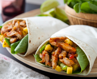 Kycklingwraps med sweet chili och mango