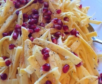 Var dags gröna mat - Sallad med kålrot, granatäpple och ingefära