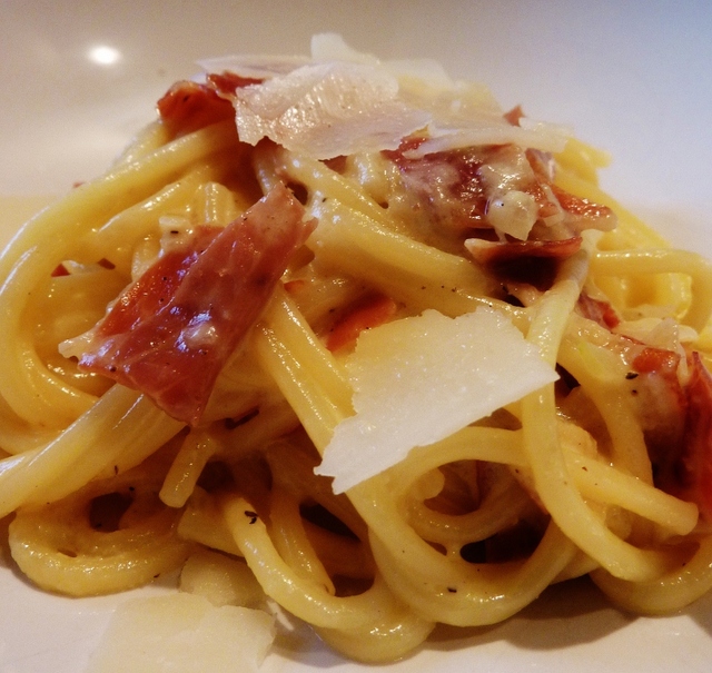 Lyxig spagetti carbonara med prosciutto