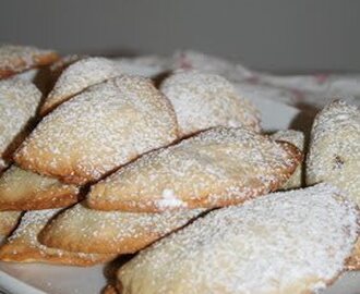 Kakor med äppel- och kanelfyllning (Kurabiye)